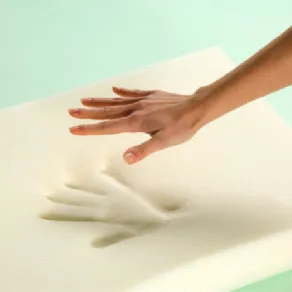 mano con stampo lasciato su materasso in poliuretano