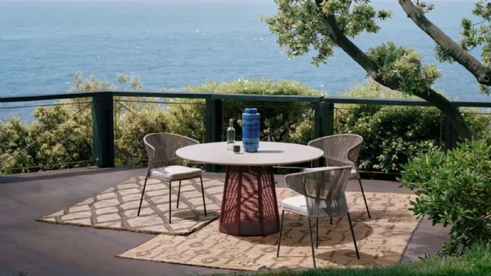 Tavoli e sedie da giardino in ferro
