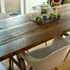 tavolo in legno in legno riciclato