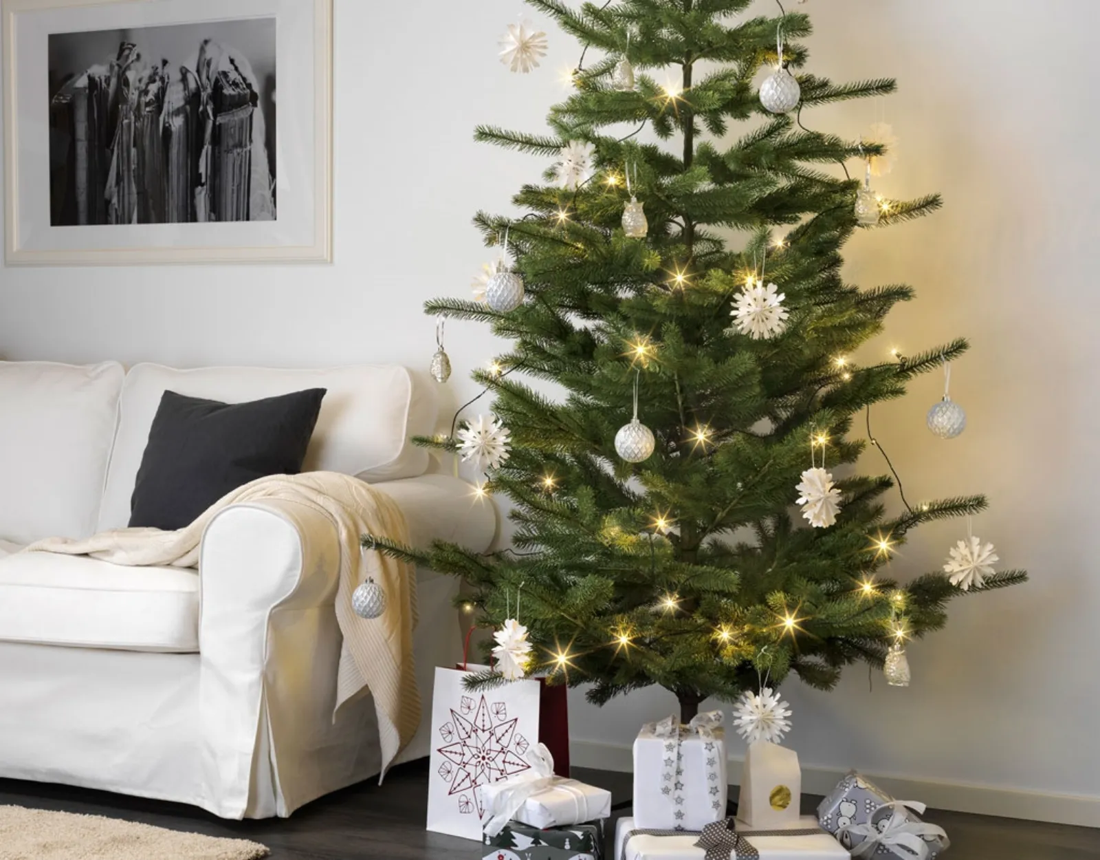 Albero Di Natale Vero Ikea.Albero Di Natale Ikea Ecco Le Proposte Per Addobbare L Albero