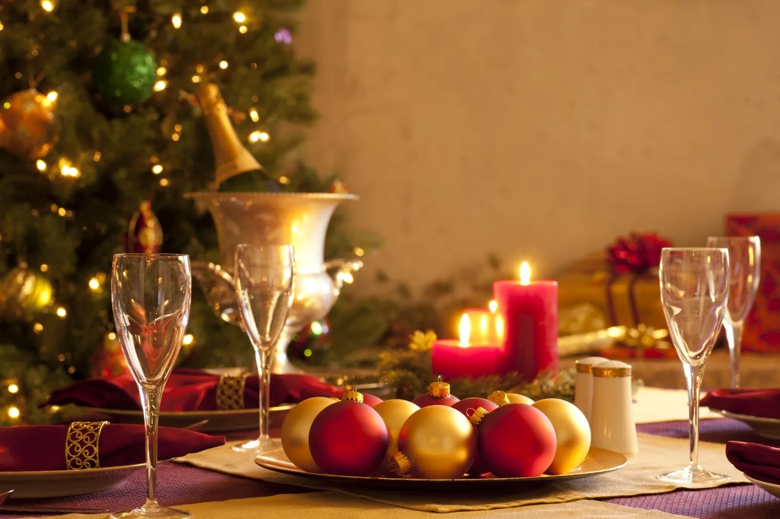 Apparecchiare La Tavola A Natale Apparecchiare la tavola a Natale, idee e consigli