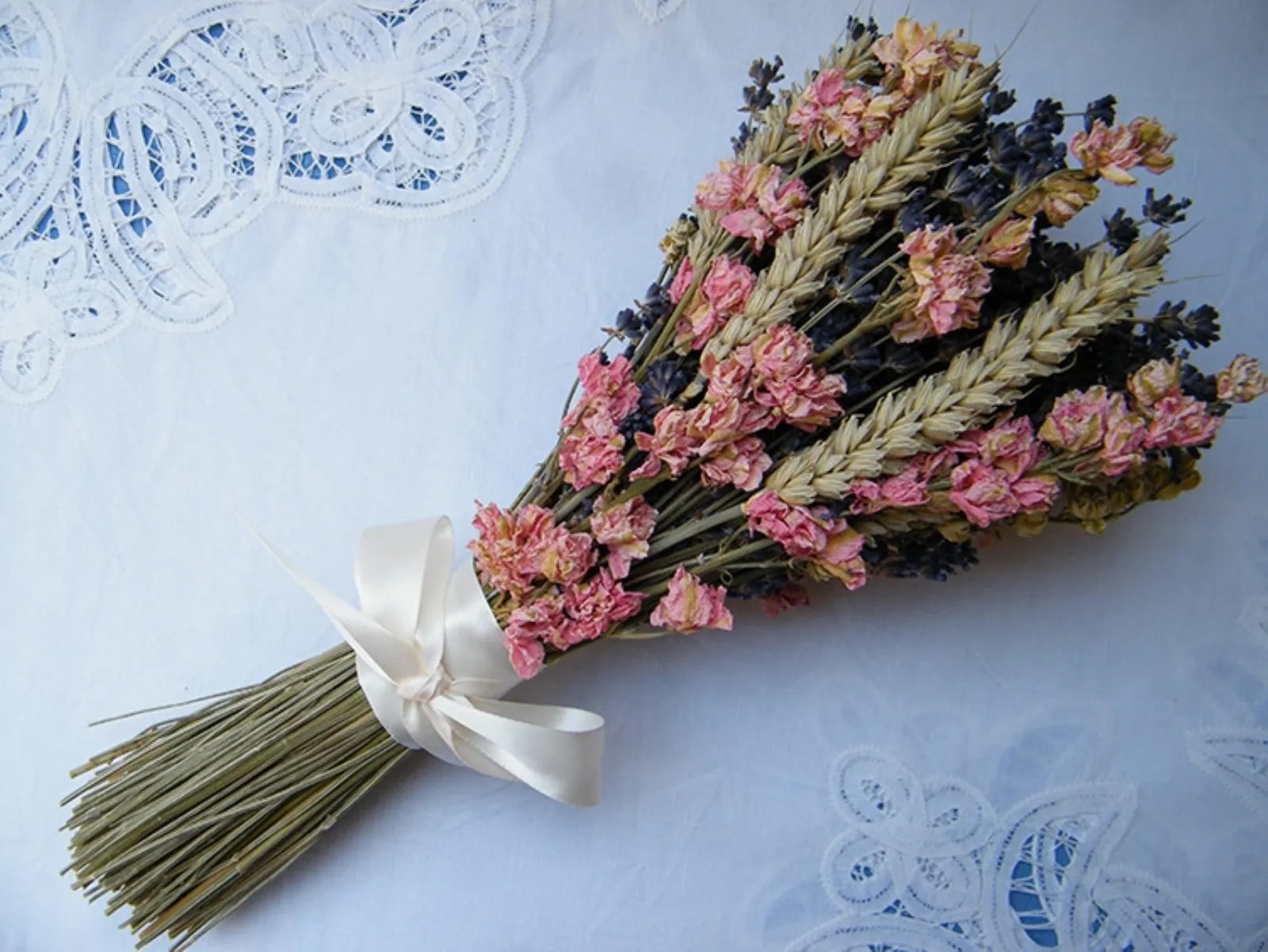 Fiori secchi e composizioni