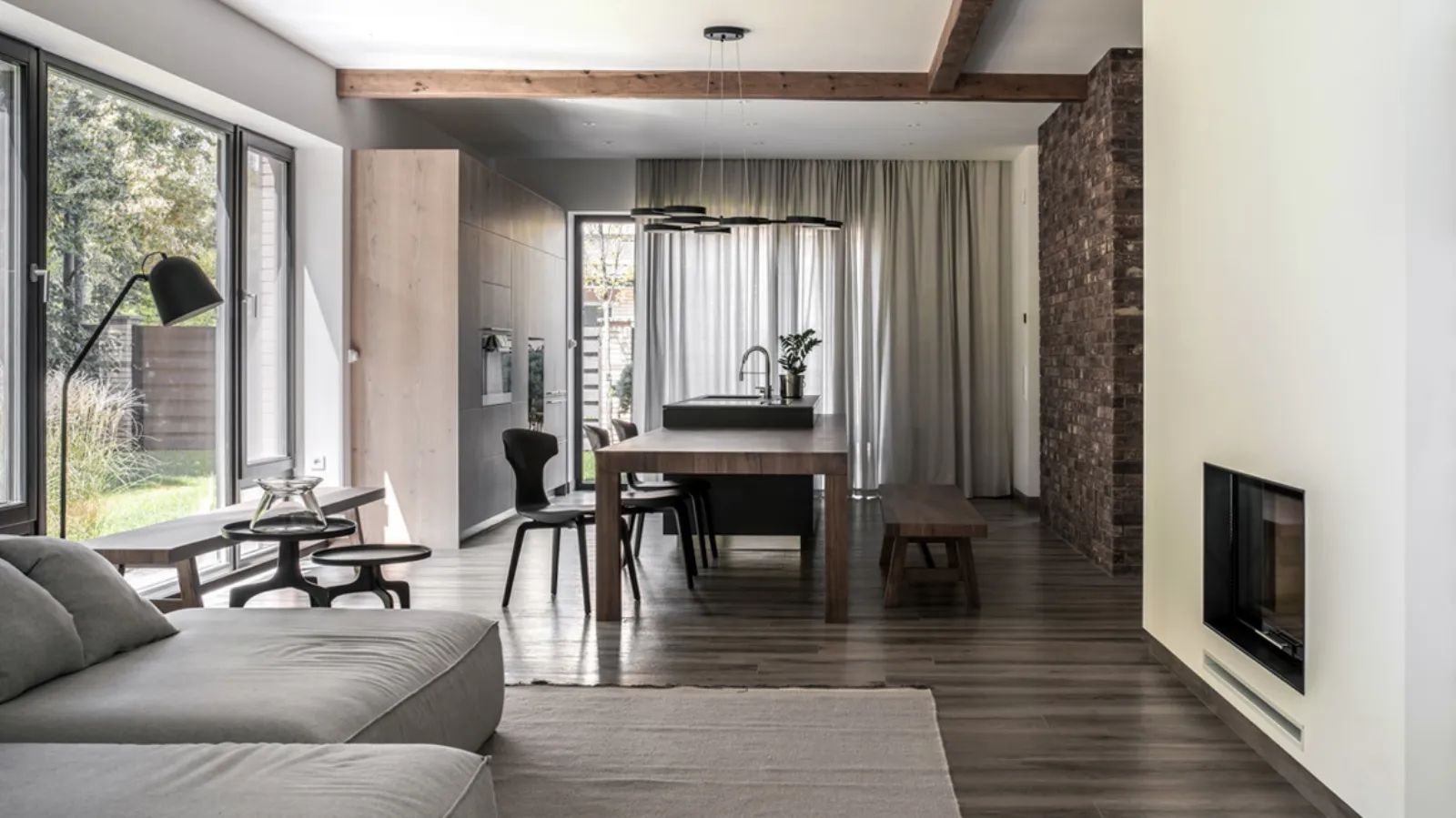 mobile alto e stretto soggiorno