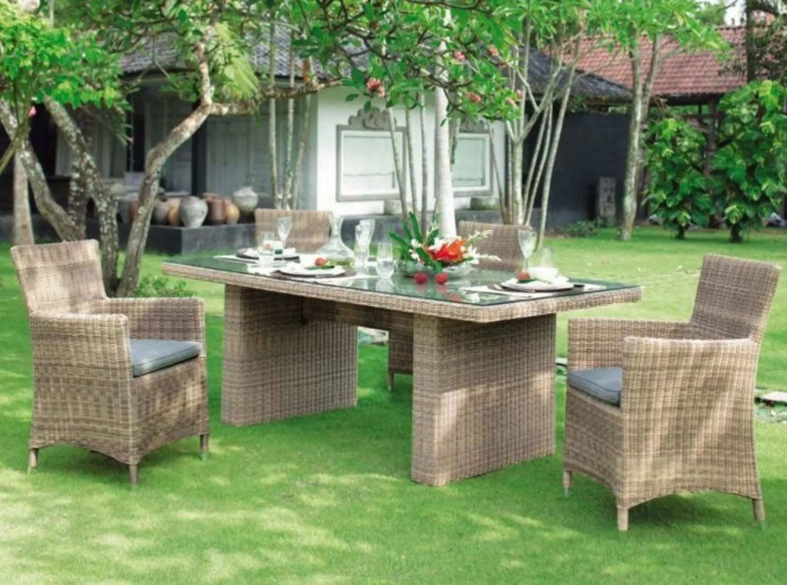 Tavoli e sedie da giardino: design per esterni