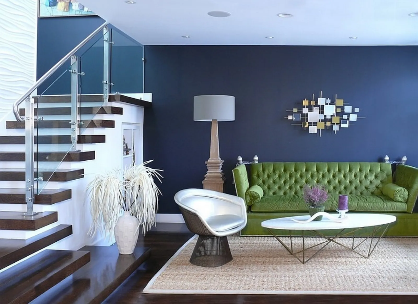 Deciso accostamento di colore all'interno di una zona living