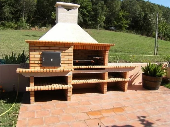 Barbecue fai da te per il giardino arredo giardino Barbecue da esterno muratura