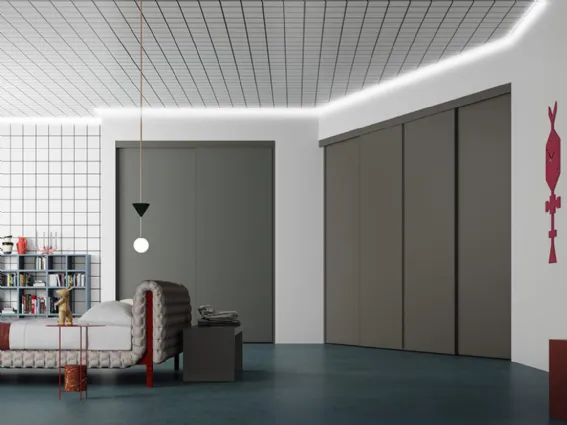 Ali_ante di De Rosso è il sistema di ante scorrevoli per cabine armadio di qualsiasi dimensione e profondità, disponibile in tanti colori.