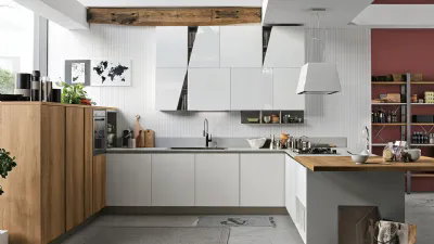 Cucina Infinity di Stosa finitura in pet opaco e lucido