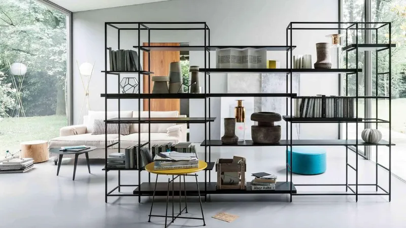 La libreria bifacciale Plain di Lema separa con leggerezza e massima libertà compositiva
