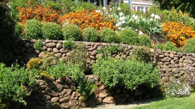 giardino in pendenza