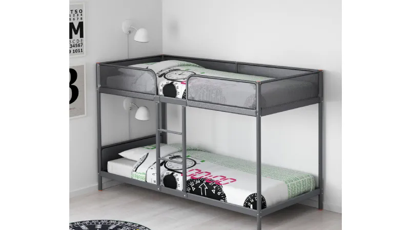 Letto a castello in ferro modello Tuffing di Ikea