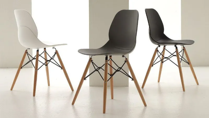 Sedia Eleonora in faggio e polipropilene