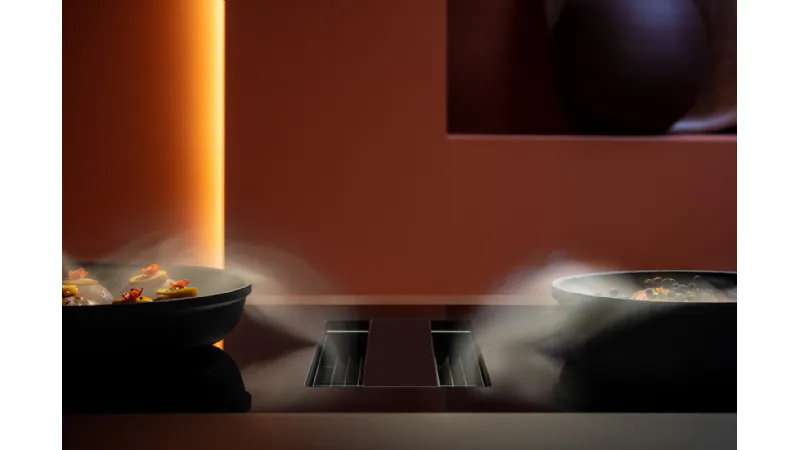 Zero, piano cottura in vetroceramica con cappa integrata di Falmec
