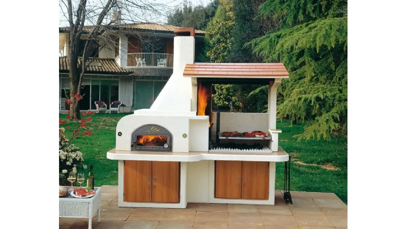 Barbecue in muratura per cucinare outdoor