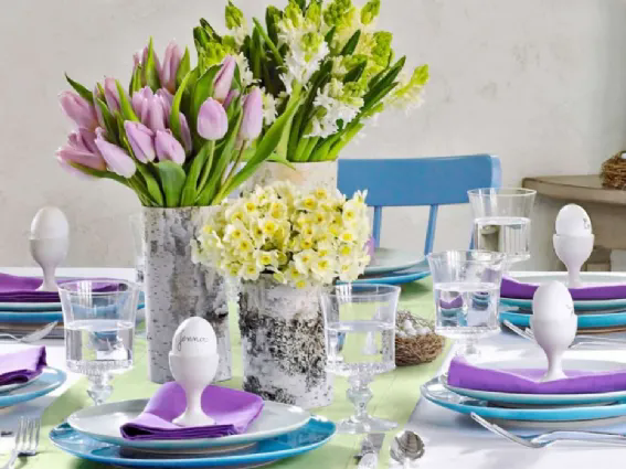 Una tavola pasquale semplice ma raffinata