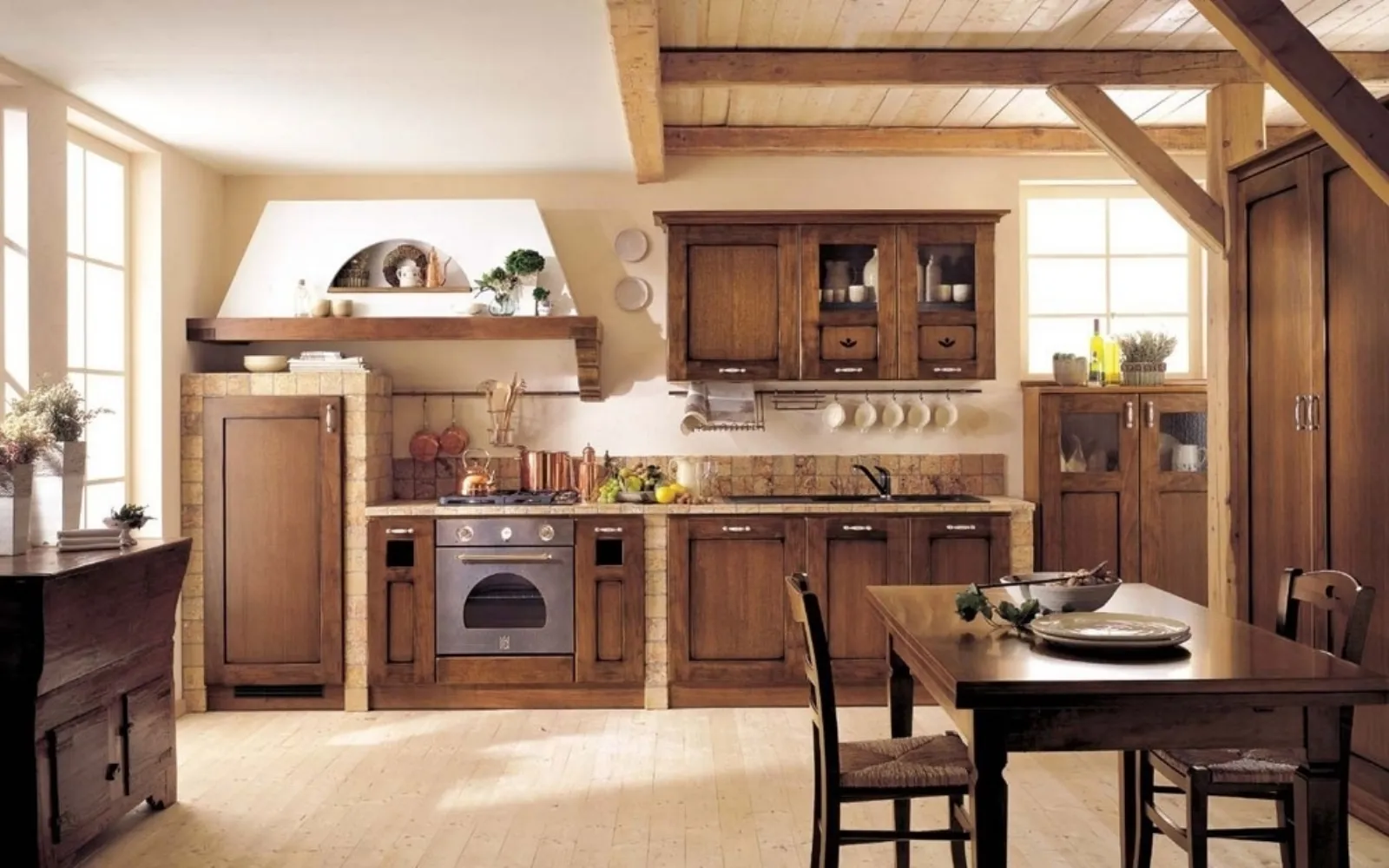 Cucine piccole rustiche: cucina classica con penisola. cucine ... Cucina Rustica disegno