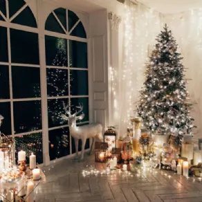Illuminazione albero di Natale