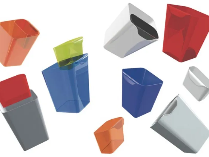 contenitori di plastica colorati