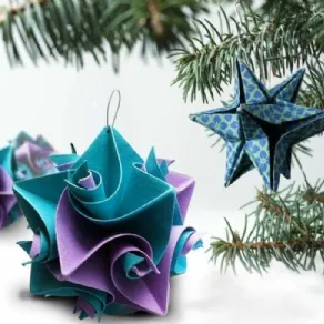 Origami per decorare l'albero di Natale