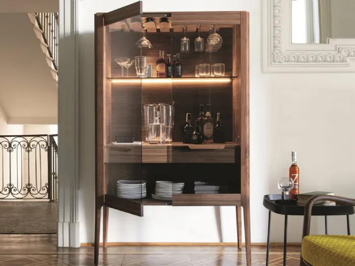 Atlante Bar di Porada è il mobile bar in legno dal mood contemporaneo