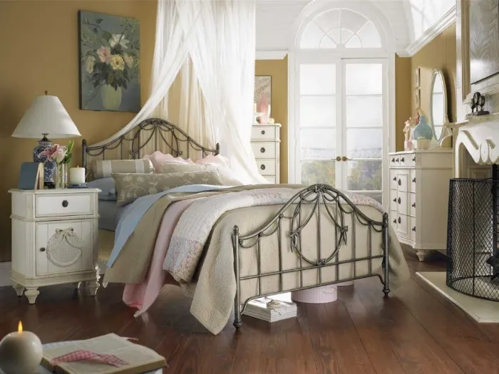 Camera da letto in stile country inglese