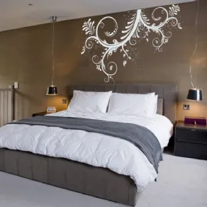 parete camera da letto decorata con sticker