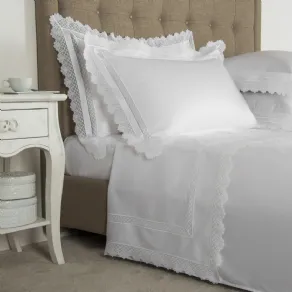 lenzuolo con pizzo macramè