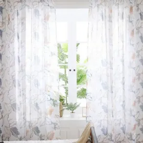 Tendaggio con decoro floreale