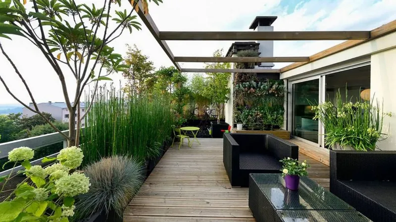 Terrazzo verde arredamento moderno