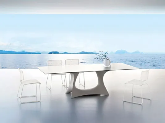 arredo esterno tavolo bianco