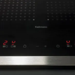 Comandi touch con display LED del sistema integrato Sintesi