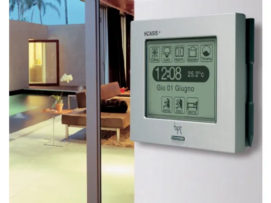 Automazione della casa: l'involucro interagisce con l'ambiente