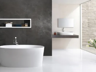 Bagno con vasca moderno