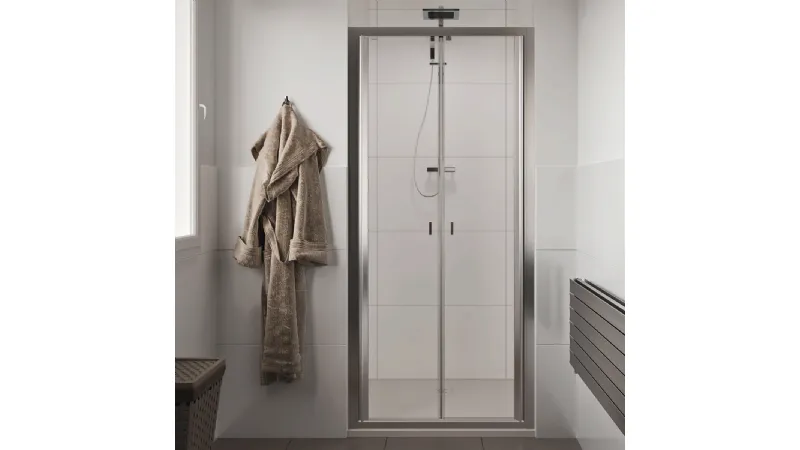 Cabina doccia con porta saloon di Relax
