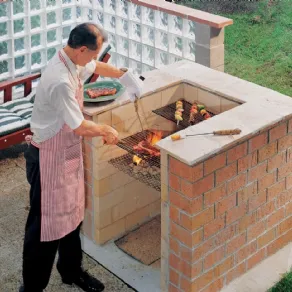 Barbecue da giardino in muratura