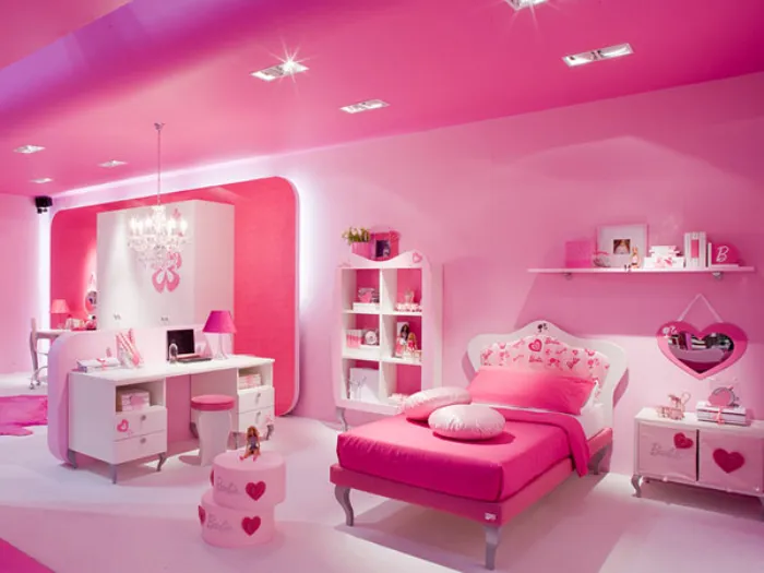 stand espositivo di cameretta per bambina rosa, letto, scrivania, libreria, comò