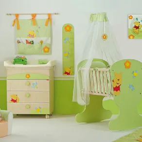 cameretta winnie pooh nei toni del verde mela e giallo, fasciatoio, culla con retina e poltroncina 