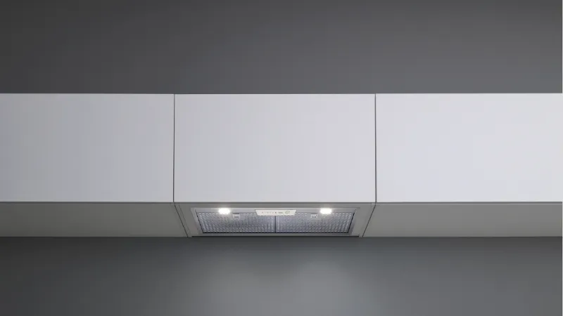 Cappa in acciaio inox a ionizzazione bipolare controllata ad incasso con illuminazione integrata E.ION® SYSTEM di Falmec