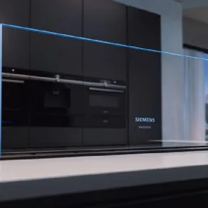 Glassdraftair di Siemens, il sistema aspirante con pannello in vetro illuminato