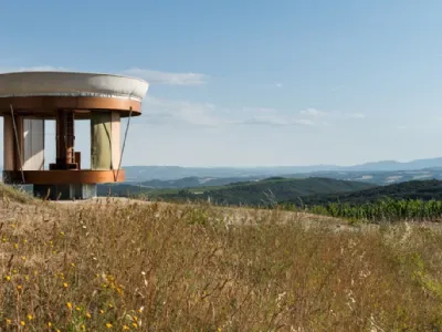 Casa Ojalá, la casa modulare di lusso nel cuore della Val d'Orcia