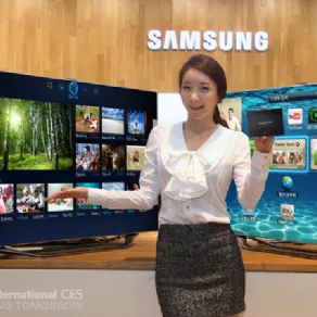 ragazza con lcd samsung