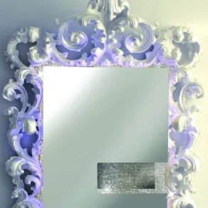 specchio con cornice barocca bianca con riflessi viola