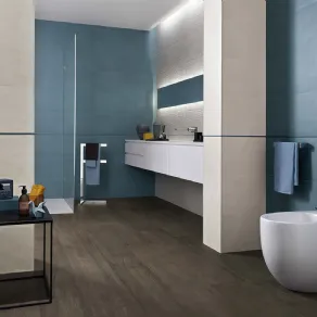 Bagno beige e blu, rivestimenti Color Now di Fap Ceramiche