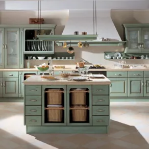 Accostamenti di colore beige e verde in cucina