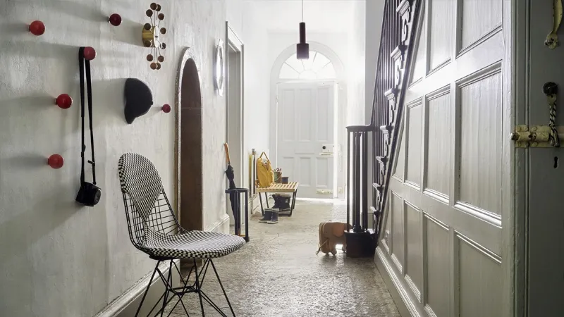 Appendiabiti da parete moderno in legno Coat Dots di Hella Jongerius, Vitra