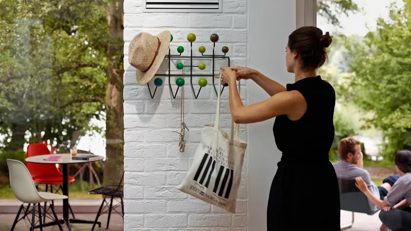 Hang It All, appendiabiti design pop by Charles & Ray Eames, Vitra