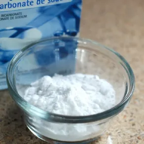 Anche il bicarbonato può essere utilizzato nel lavaggio dei tappeti piccoli