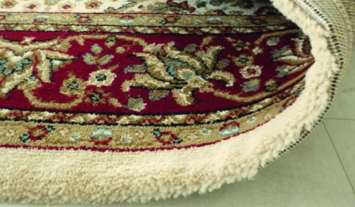 Mai utilizzare prodotti chimici per pulire un tappeto persiano