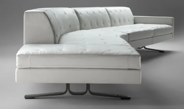 Il divano Kennedee di Poltrona Frau