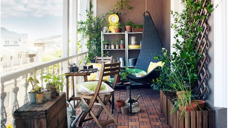 Anche il balcone può diventare una piccola oasi